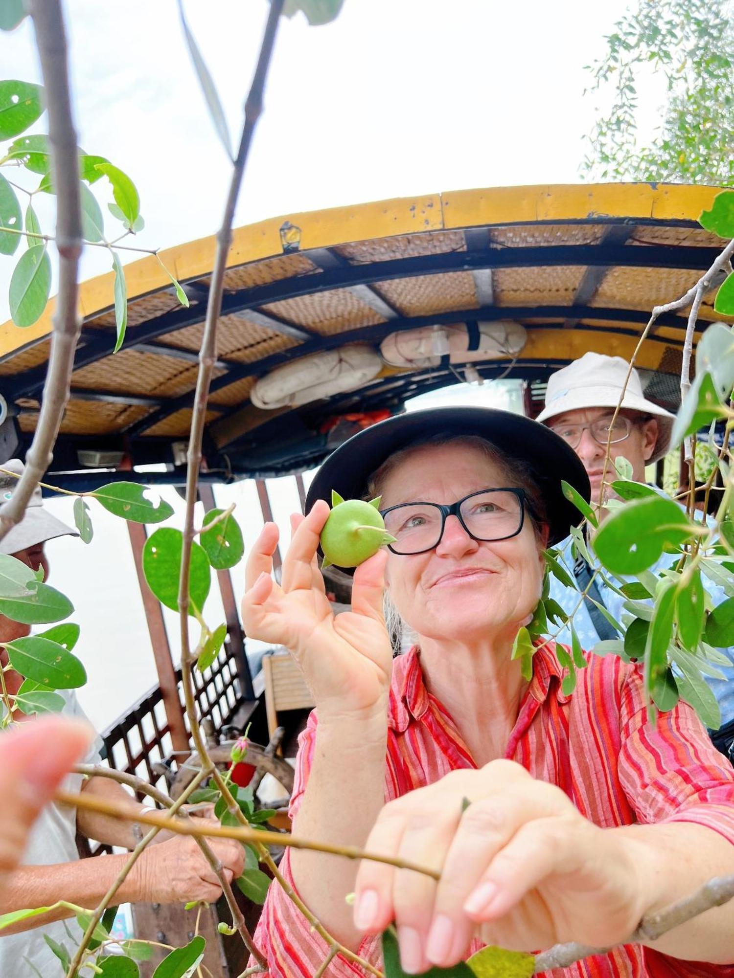 Hide Away Bungalows In Ben Tre City Exterior foto