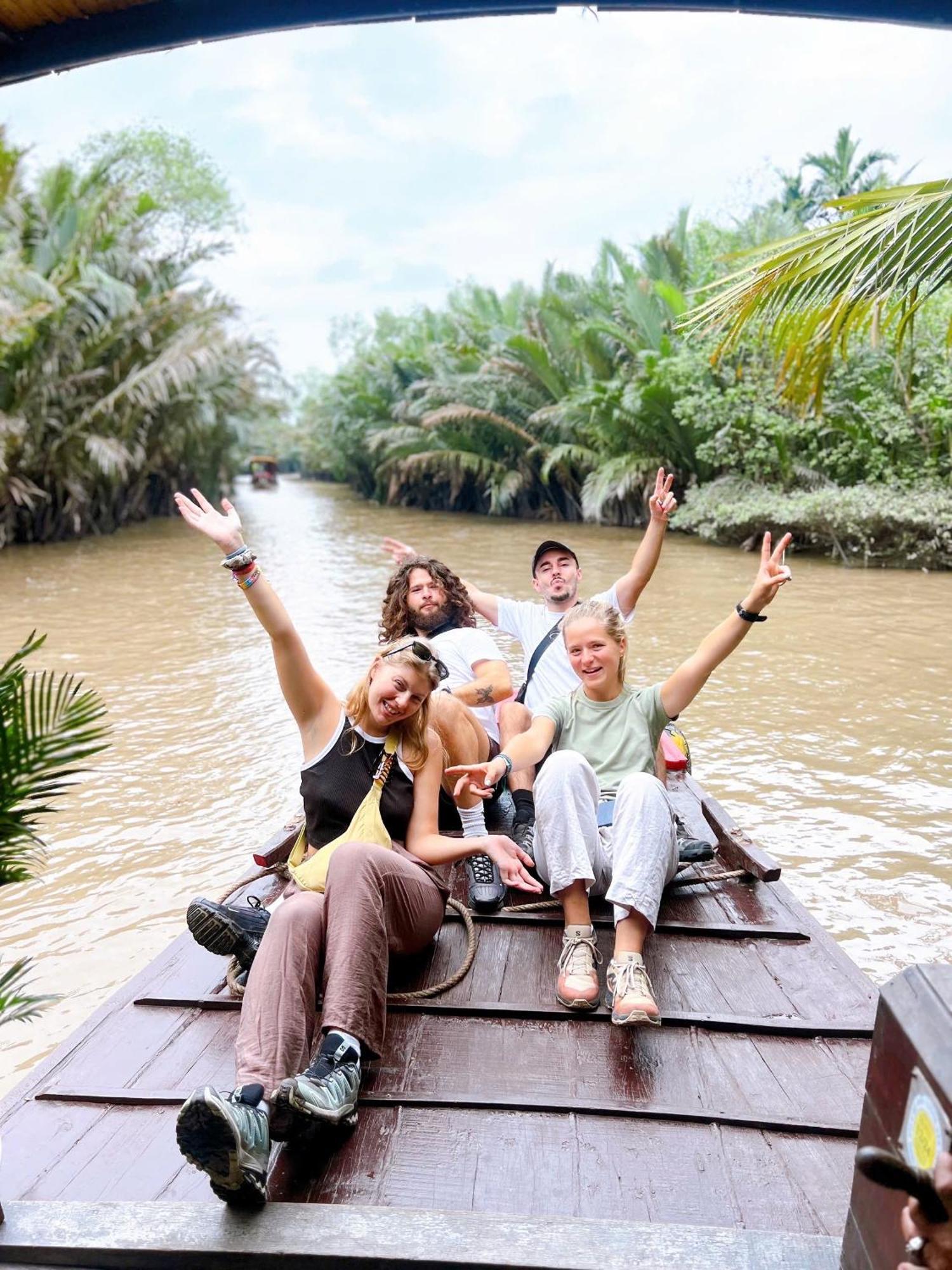 Hide Away Bungalows In Ben Tre City Exterior foto